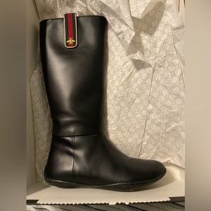 Child Gucci size 33 in US it will be size 2